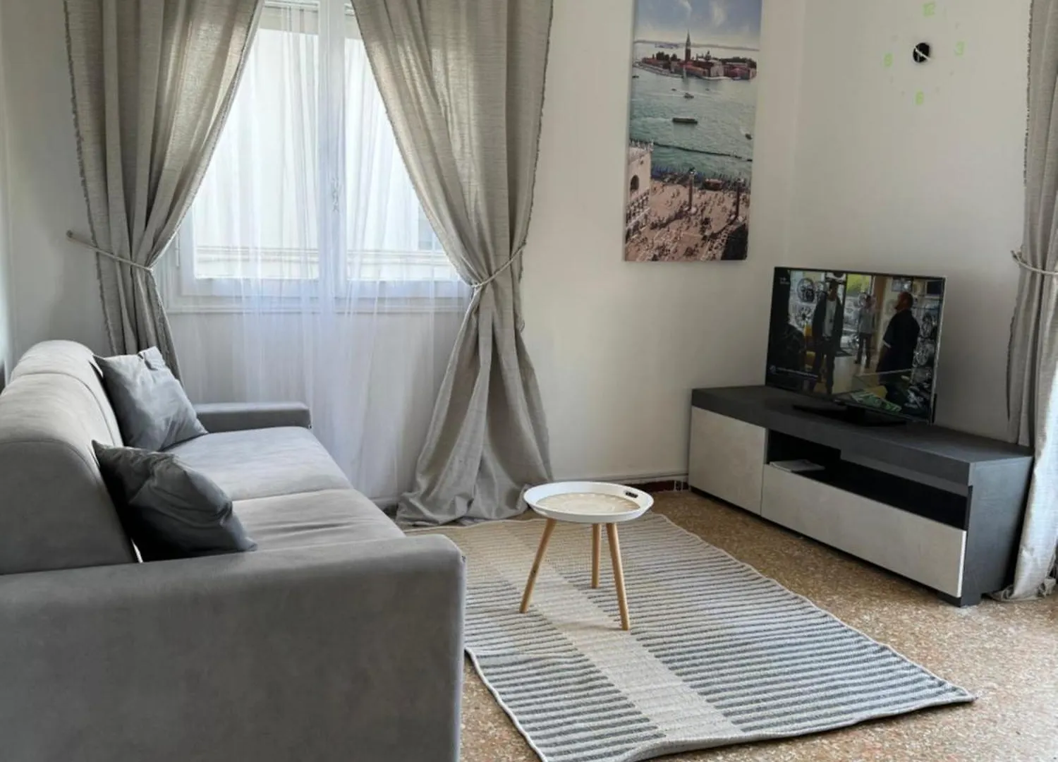 Venice Grey Apartment